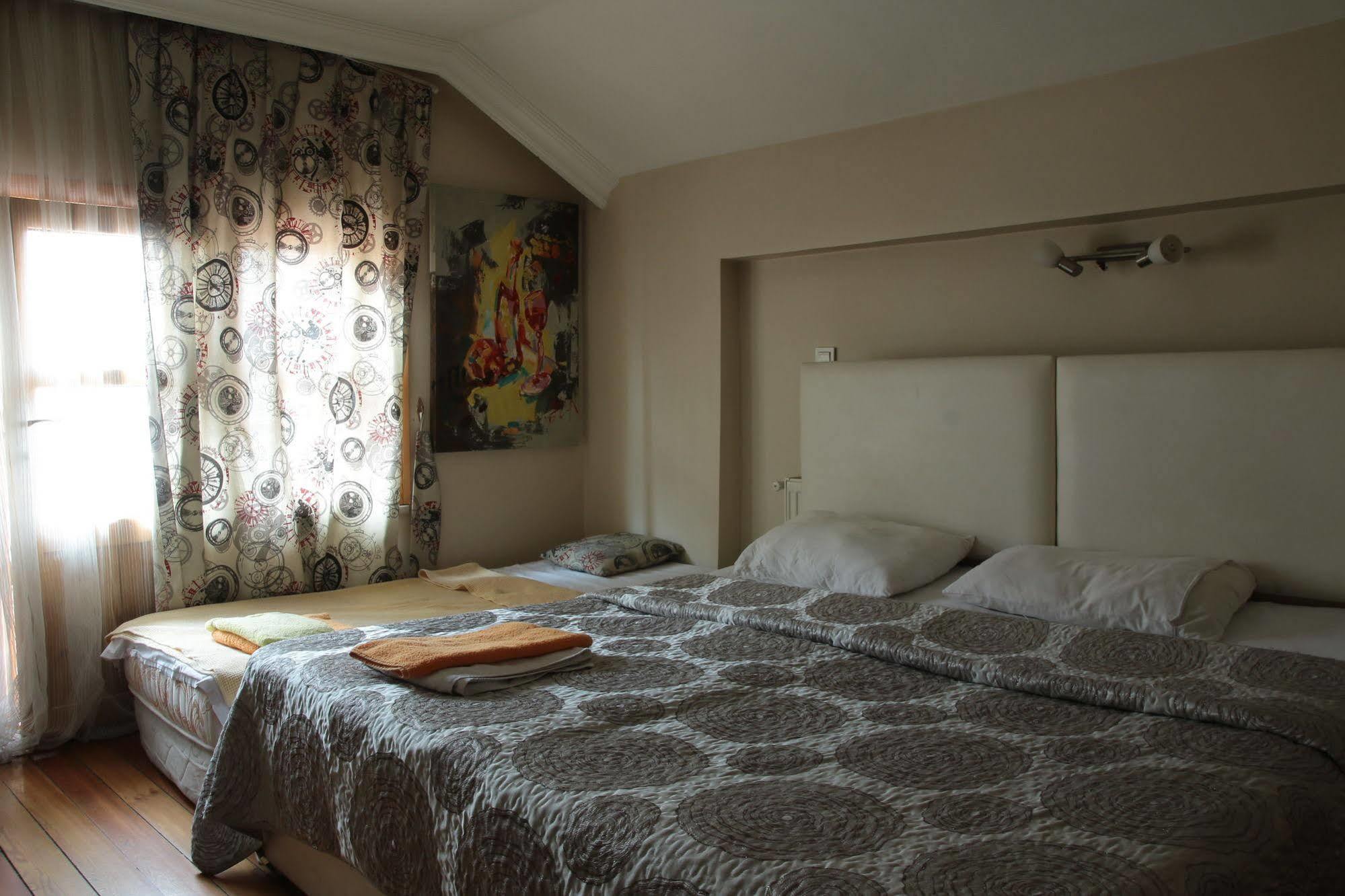 Eagles Budget Home Istanbul Bagian luar foto