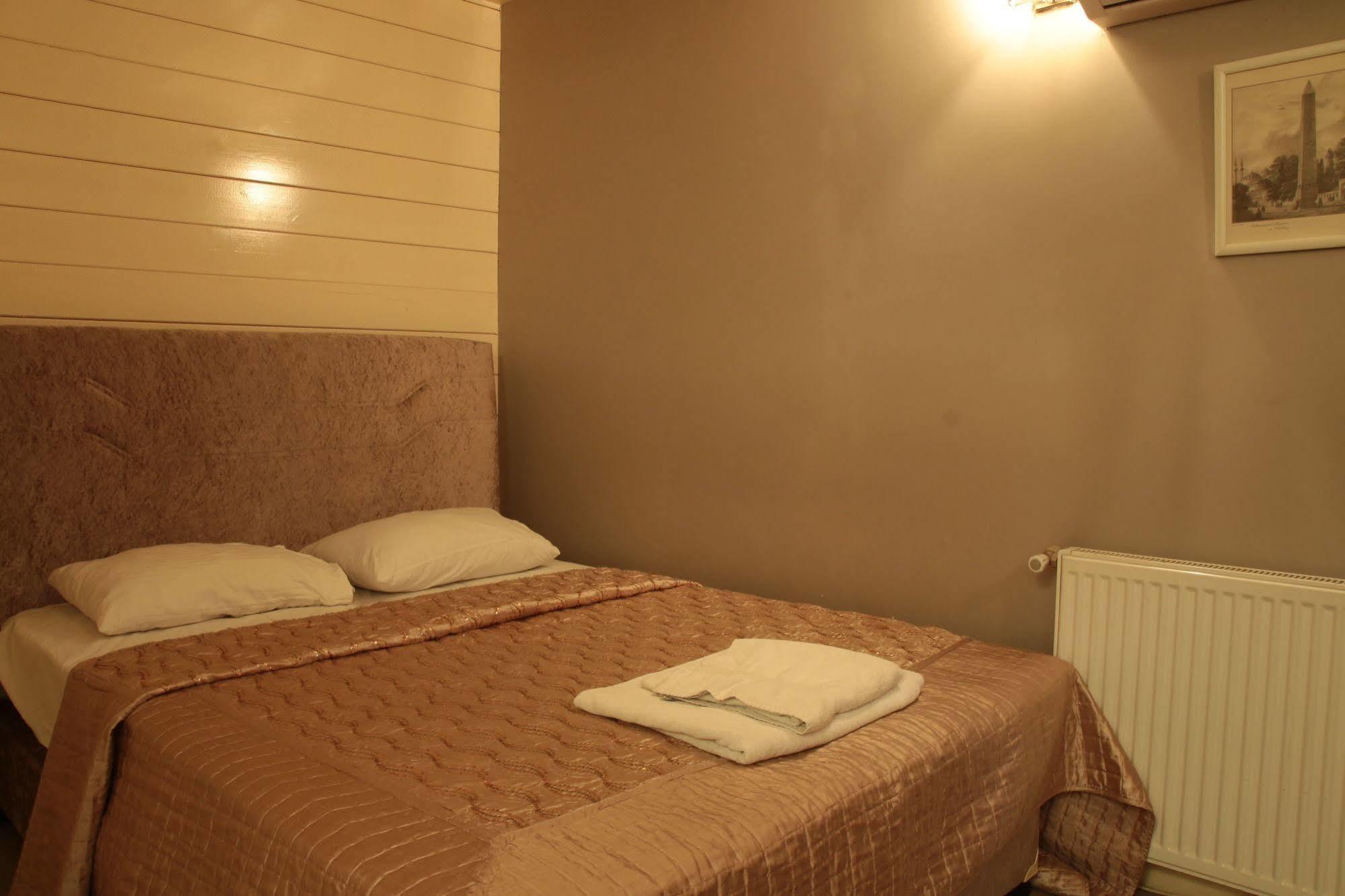 Eagles Budget Home Istanbul Bagian luar foto
