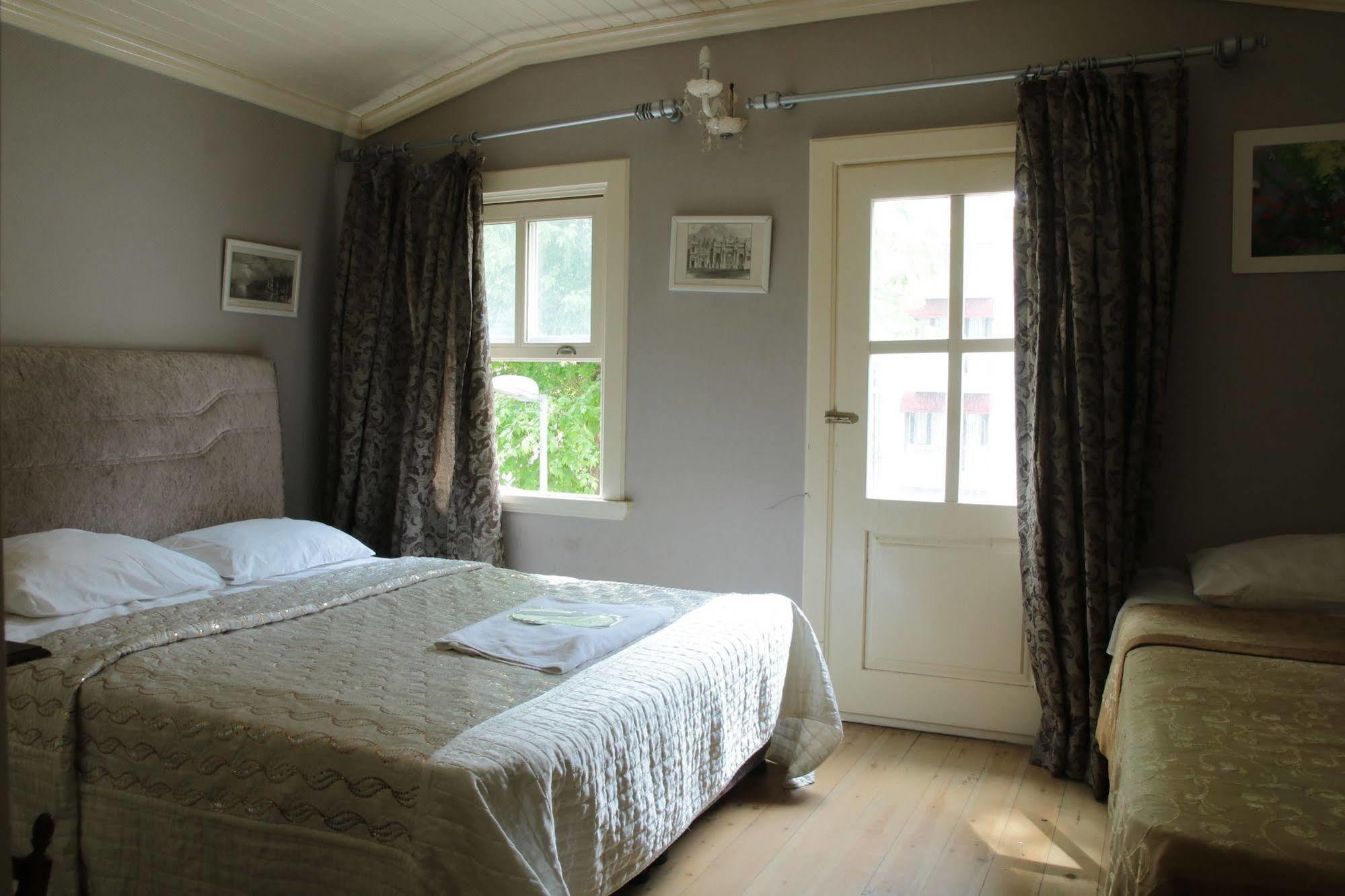Eagles Budget Home Istanbul Bagian luar foto