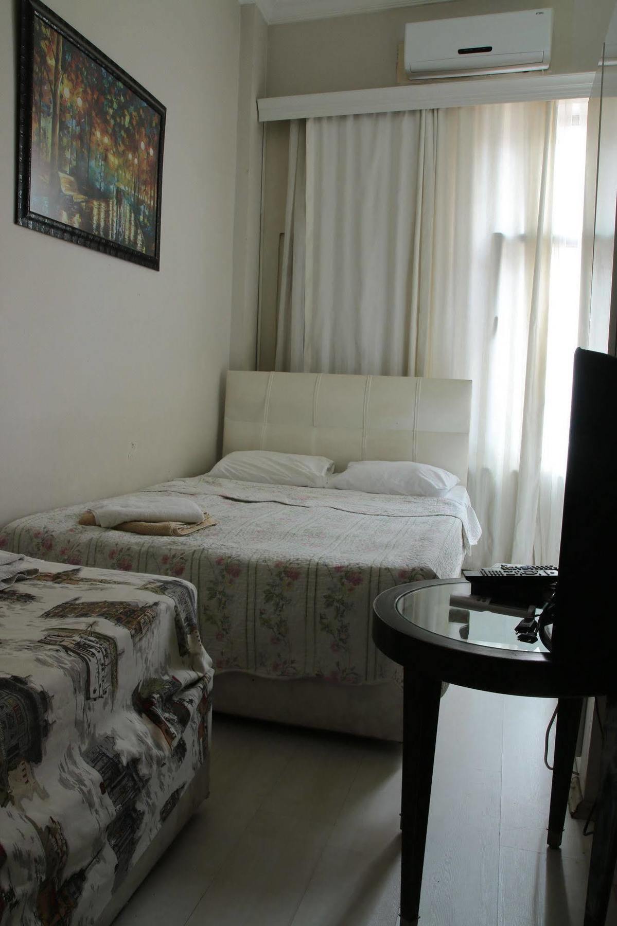 Eagles Budget Home Istanbul Bagian luar foto