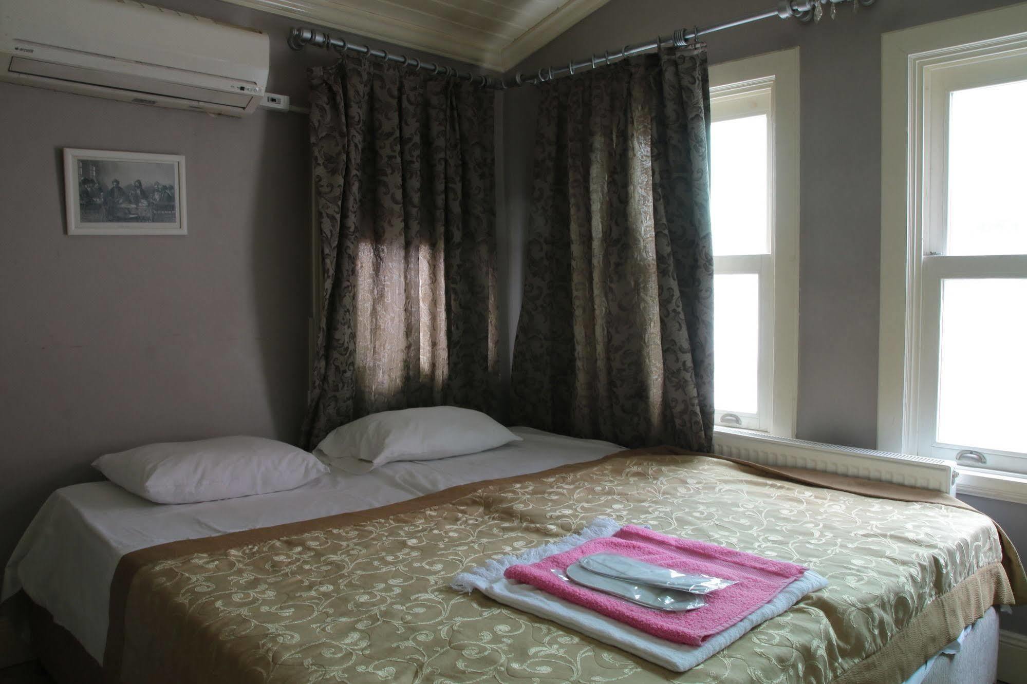 Eagles Budget Home Istanbul Bagian luar foto