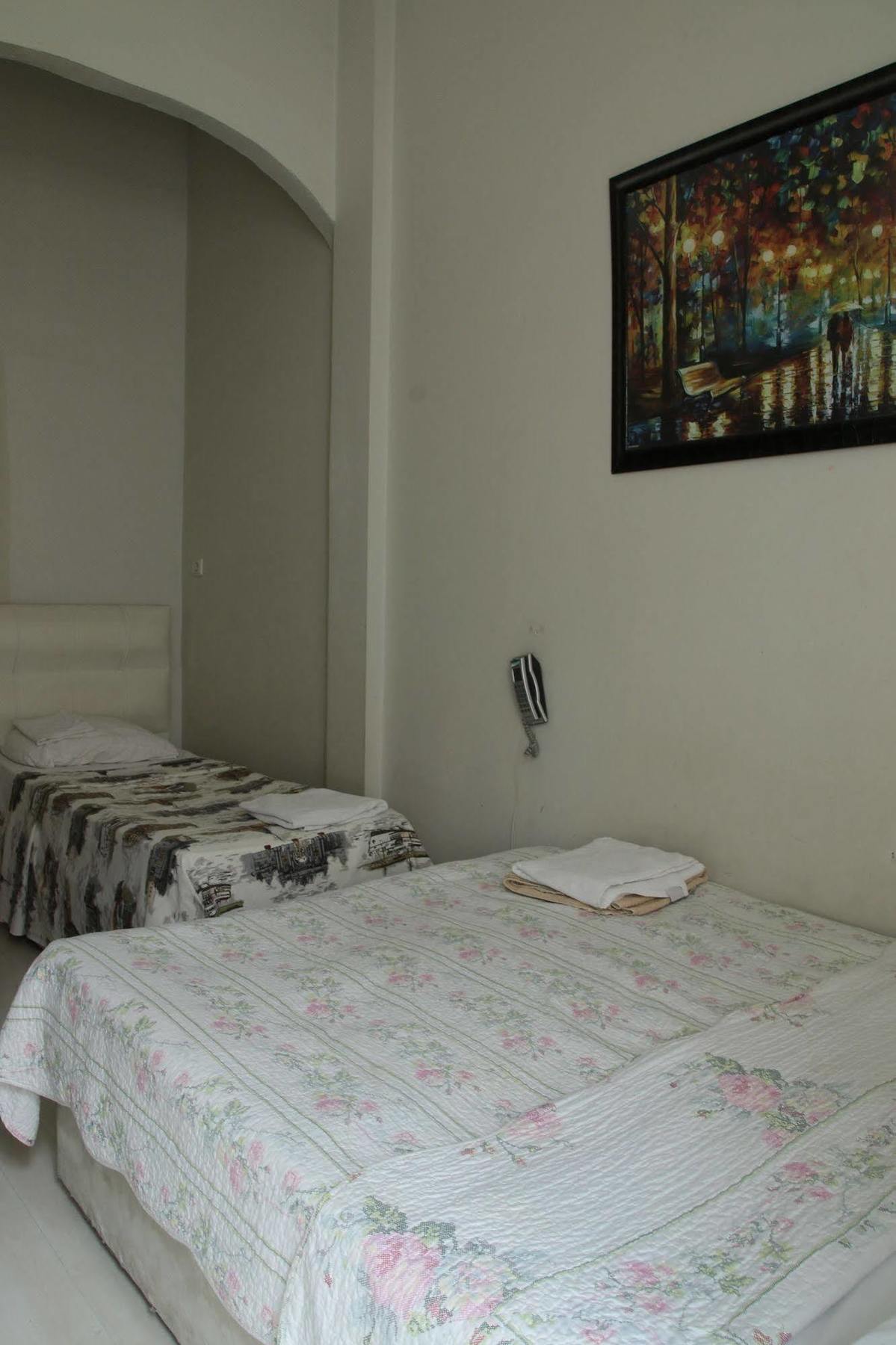 Eagles Budget Home Istanbul Bagian luar foto