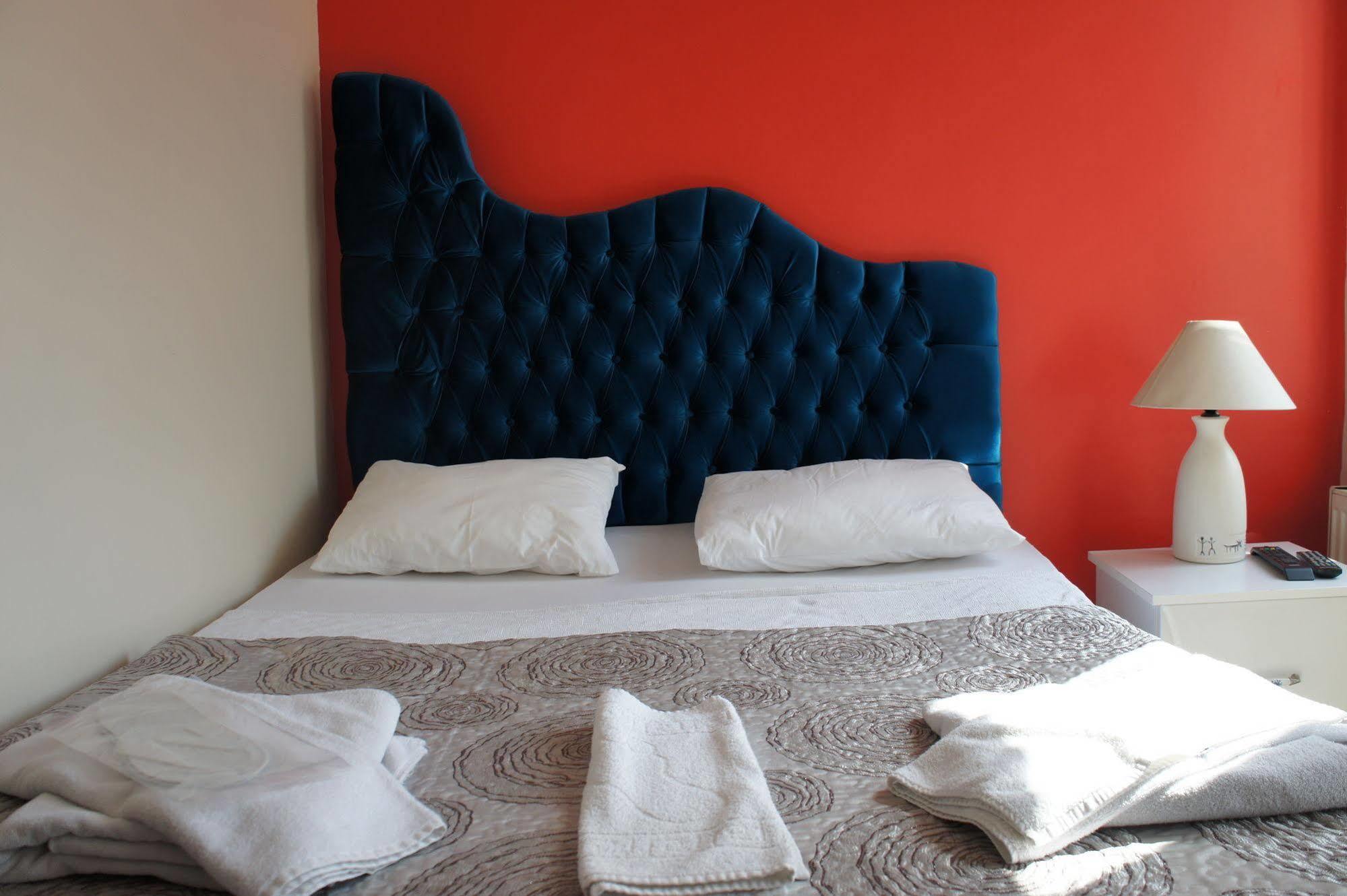 Eagles Budget Home Istanbul Bagian luar foto