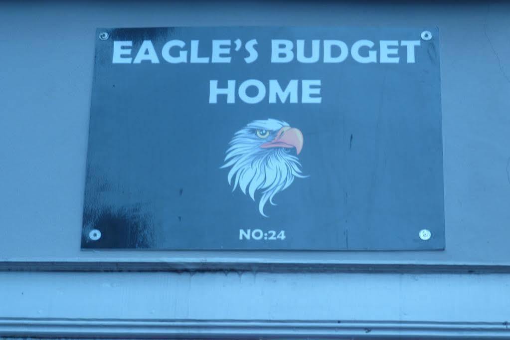 Eagles Budget Home Istanbul Bagian luar foto