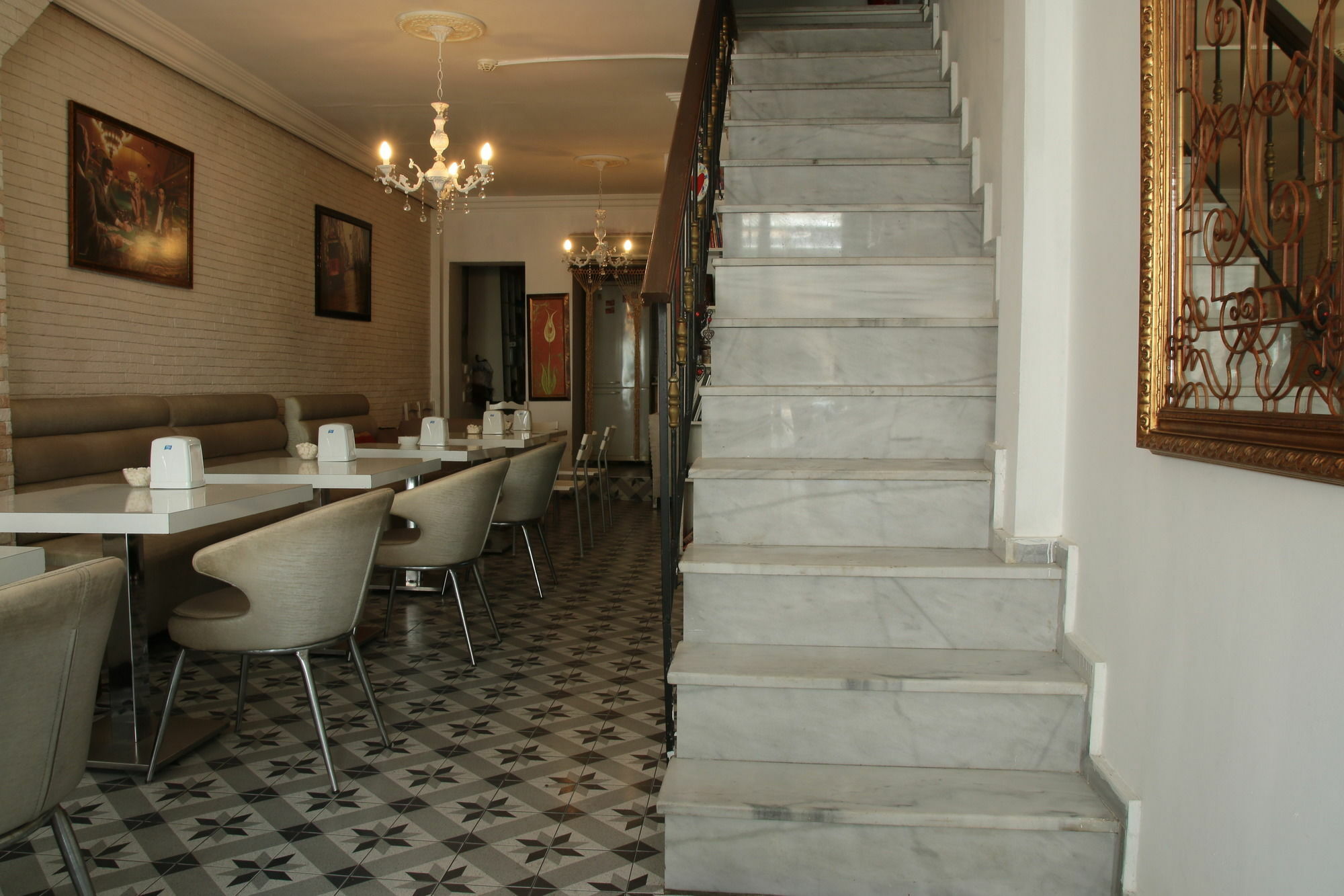 Eagles Budget Home Istanbul Bagian luar foto